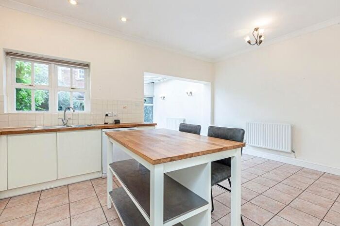 4 Bedroom Town House To Rent In Plater Drive, Oxford, OX2