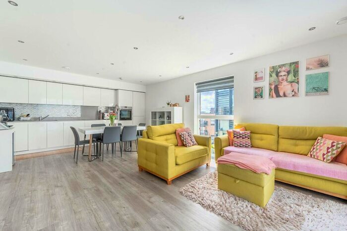 2 Bedroom Flat For Sale In Lyon Road, Harrow On The Hill, Harrow, HA1