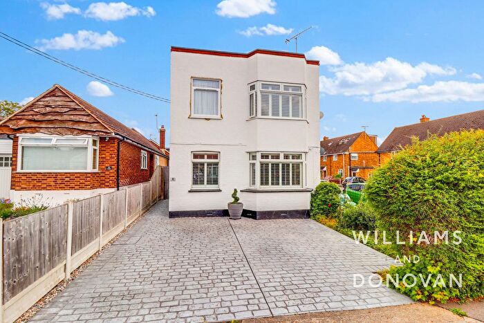 2 Bedroom Flat For Sale In South View Road, South Benfleet, SS7