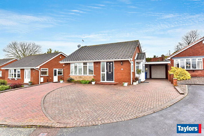 3 Bedroom Detached Bungalow For Sale In Kingswinford, Hewell Close, DY6