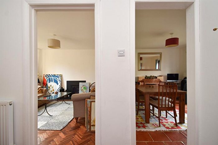 3 Bedroom Detached House For Sale In Downs Road, Hastings, TN34