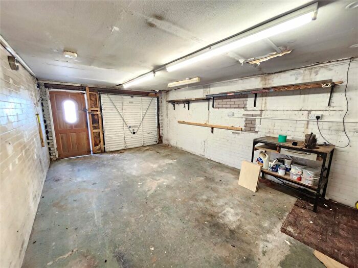 3 Bedroom Town House For Sale In Balfour, Tamworth, Staffordshire, B79
