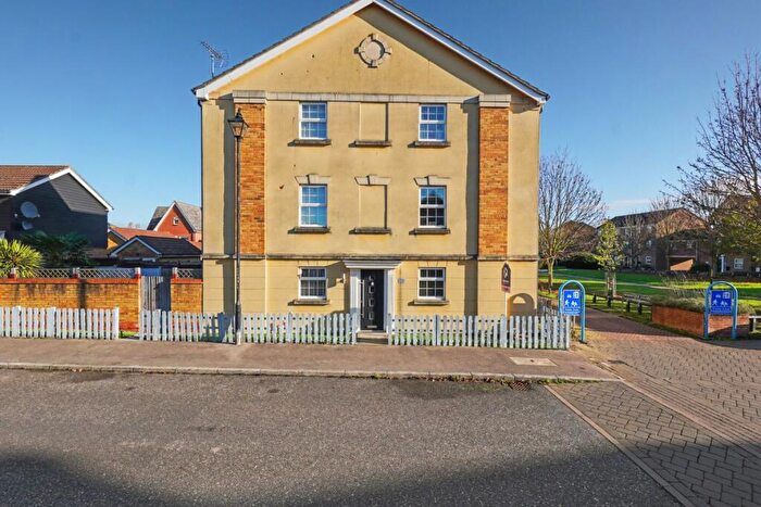 3 Bedroom Town House For Sale In Emerald Crescent, Sittingbourne, Kent, ME10