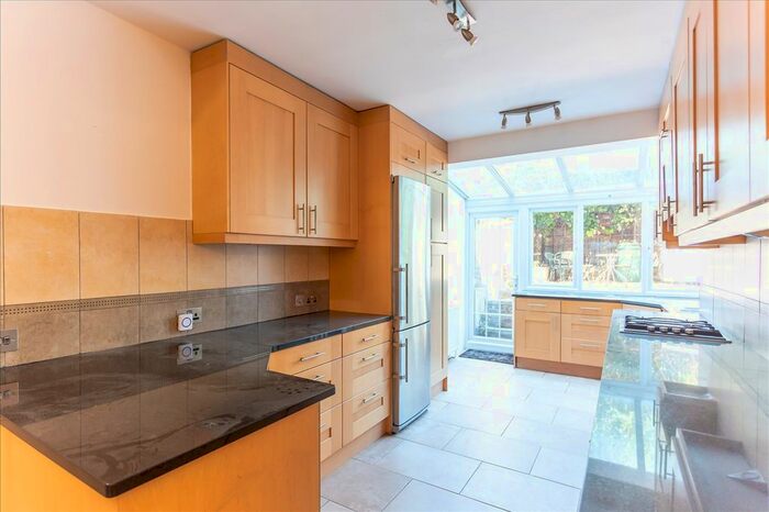2 Bedroom Flat To Rent In Westwick Gardens, London, W14