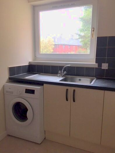 2 Bedroom Flat To Rent In Crieff Road, Perth, PH1