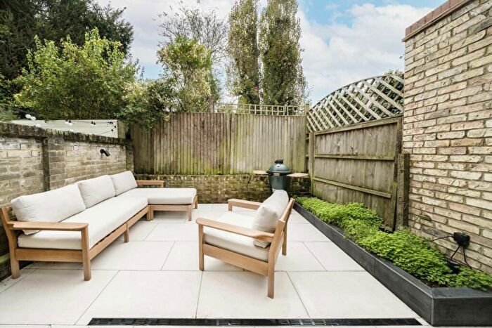 4 Bedroom Terraced House To Rent In North Hill Avenue, Highgate, N6