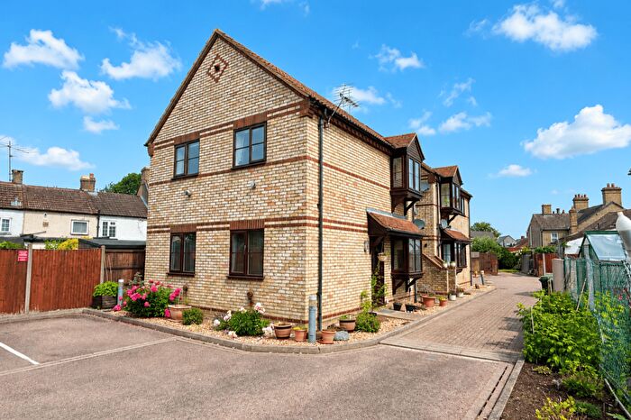 2 Bedroom Apartment For Sale In Lanthony Court, Arlesey, SG15