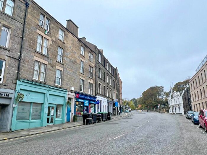 2 Bedroom Flat To Rent In Montrose Terrace, Abbeyhill, Edinburgh, EH7