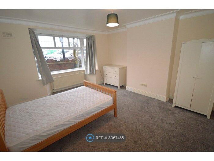 2 Bedroom Flat To Rent In Benfield Road, Newcastle Upon Tyne, NE6