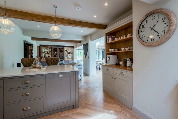 4 Bedroom Detached House For Sale In Stratford Road, Henley-In-Arden, Warwickshire, B95