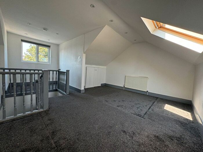 3 Bedroom Flat To Rent In Tylney Road, London, E7