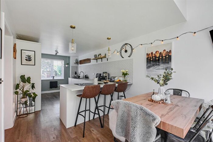 5 Bedroom Detached House For Sale In Chilwell Lane, Bramcote, Nottingham, NG9