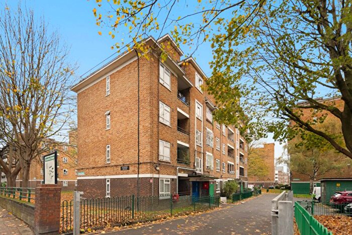 2 Bedroom Flat For Sale In Kinder House, Cranston Estate, London, N1