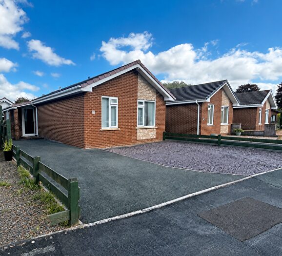 2 Bedroom Detached Bungalow For Sale In Glandwr Park, Builth Wells, LD2