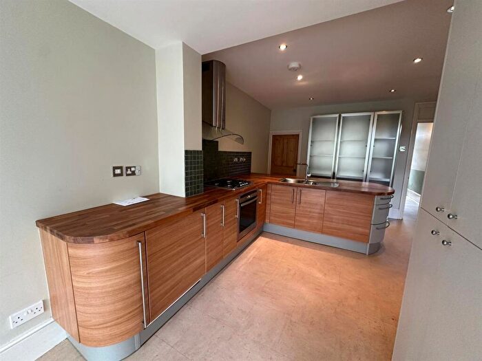 3 Bedroom House To Rent In Temple Street, Oxford, OX4