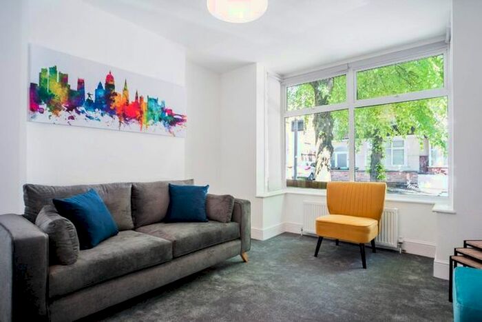 2 Bedroom Semi-Detached House To Rent In Allington Avenue, Lenton, Nottingham, NG7