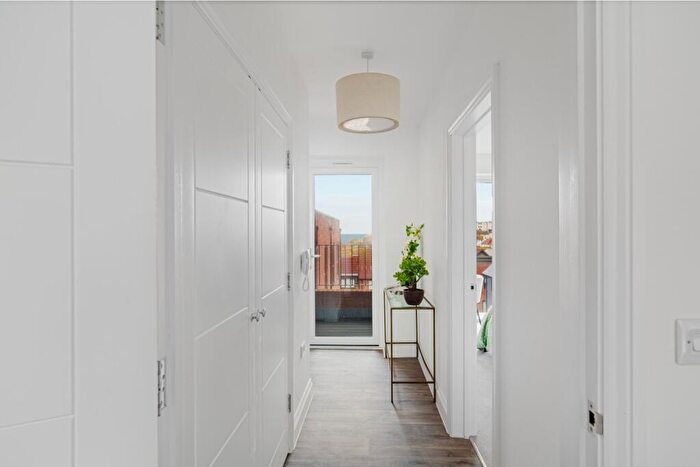 1 Bedroom Apartment For Sale In St Aubyns, Vaughan Williams Way, Rottingdean, Brighton, BN2