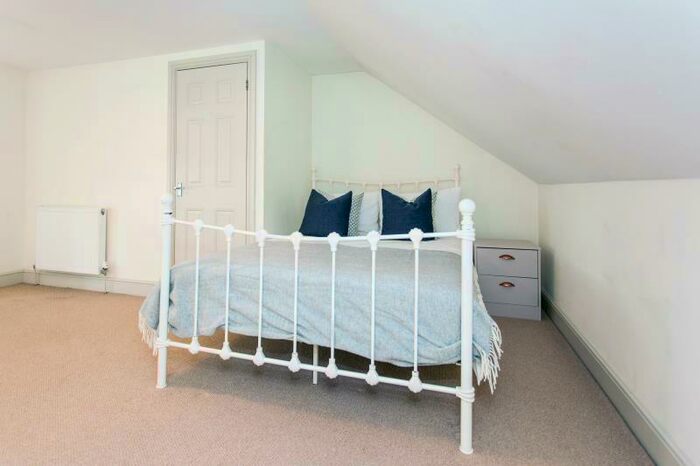 6 Bedroom Terraced House To Rent In Moy Road, Cardiff, CF24