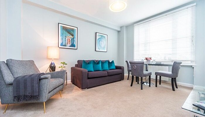 1 Bedroom Flat To Rent In Hill Street, Mayfair, W1J