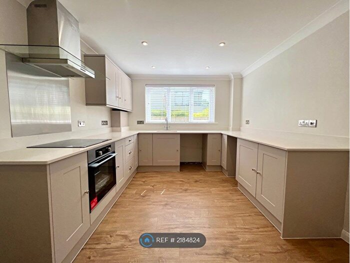 2 Bedroom Flat To Rent In Seahaven, Poole, BH13