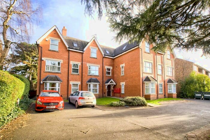 2 Bedroom Flat To Rent In Chester Road, Sutton Coldfield, West Midlands, B73