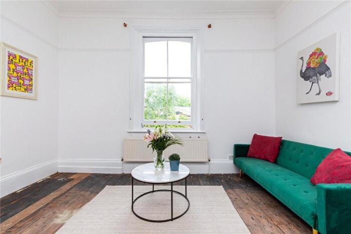 2 Bedroom Apartment To Rent In Lordship Park, Stoke Newington, N16