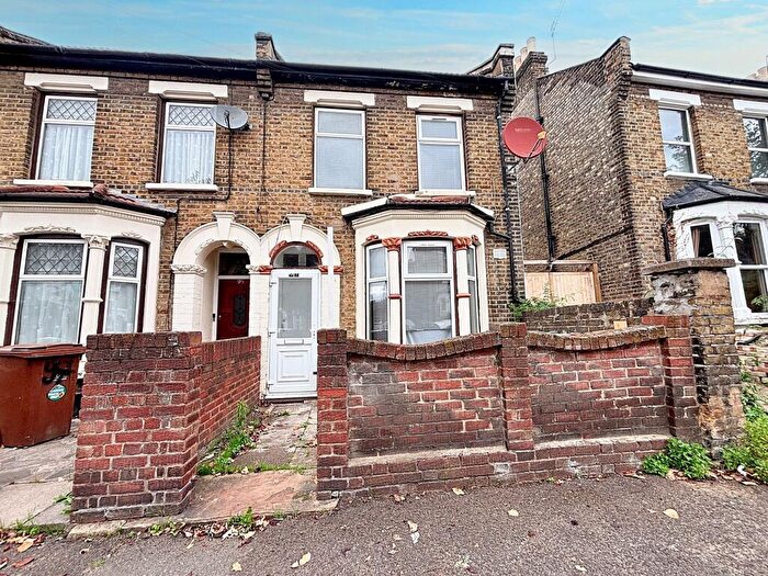 3 Bedroom House For Sale In Leslie Road, London, E11