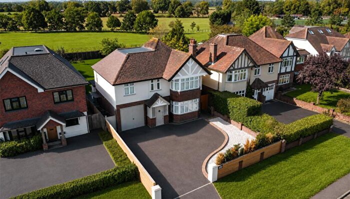 4 Bedroom Detached House For Sale In Between Streets, Cobham, Surrey, KT11