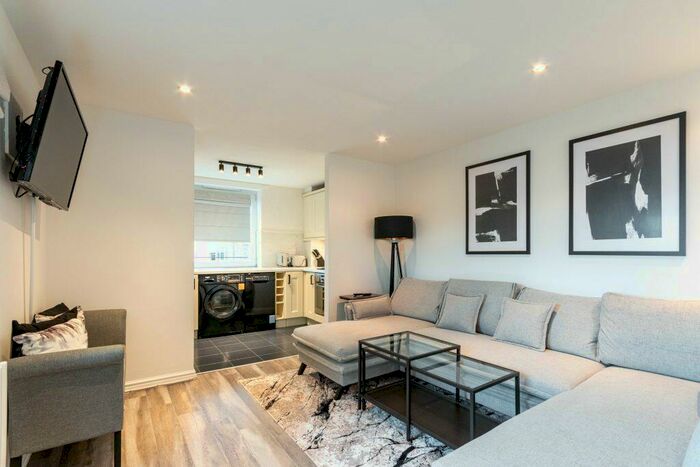 1 Bedroom Flat To Rent In L &# Slateford Gait, Edinburgh, EH11
