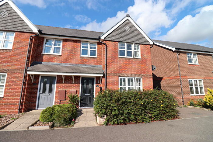 4 Bedroom Semi Detached House To Rent In Malthouse Way, Worthing, BN13