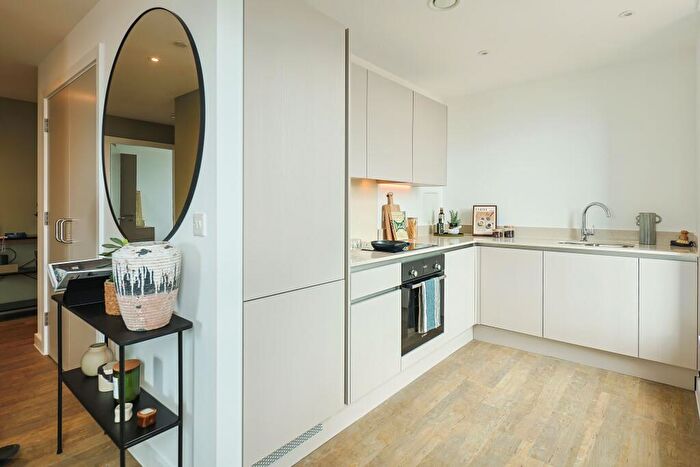 2 Bedroom Apartment To Rent In The Silver Yard, Birmingham Birmingham, B4