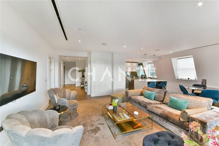 2 Bedroom Flat To Rent In Chancery Lane, Holborn, London, WC2A