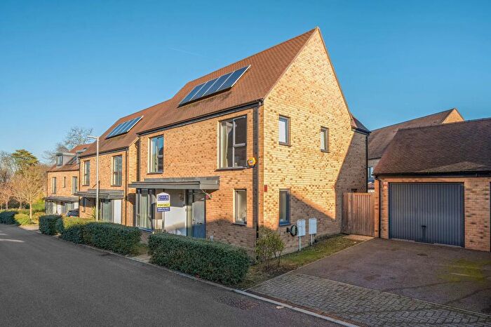 3 Bedroom Detached House For Sale In Charles Howell Drive, Coulsdon, CR5