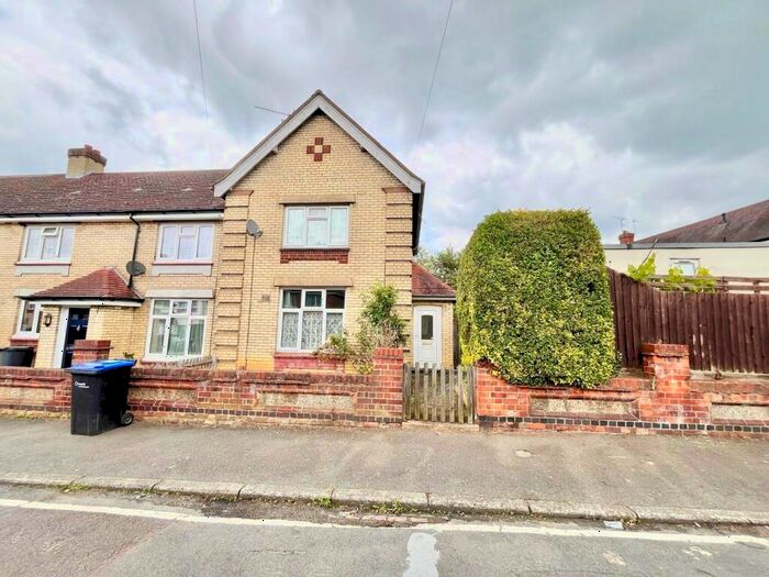 2 Bedroom End Of Terrace House To Rent In Raeburn Road, Northampton, NN2