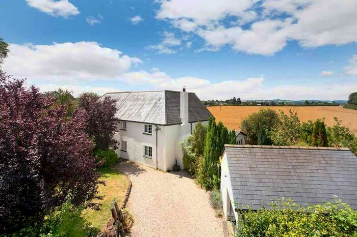 4 Bedroom Semi-Detached House For Sale In Broadclyst, Exeter, EX5