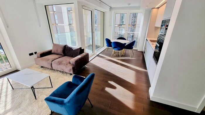 2 Bedroom Flat To Rent In Belvedere Row Apartments, London, W12