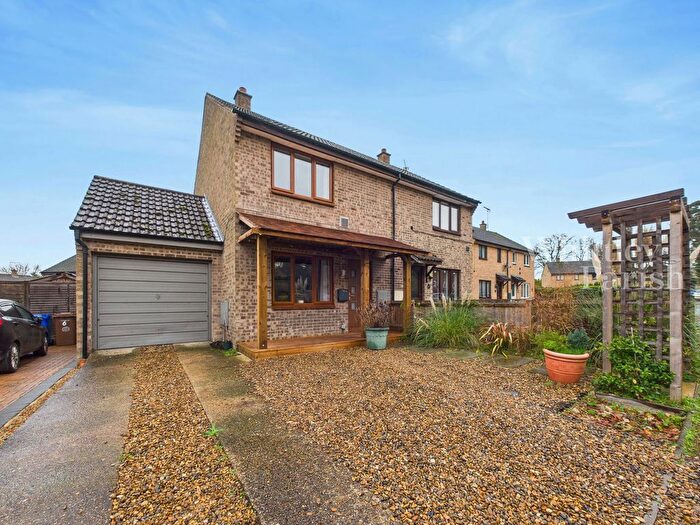 2 Bedroom Semi Detached House For Sale In Cedar Way, Brandon, IP27