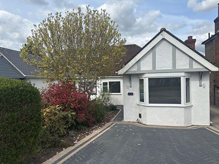 3 Bedroom Bungalow To Rent In Wroxham Gardens, Potters Bar, EN6