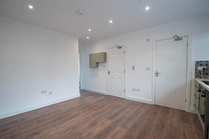2 Bedroom Apartment To Rent In Sheaf Lane, Birmingham, B26