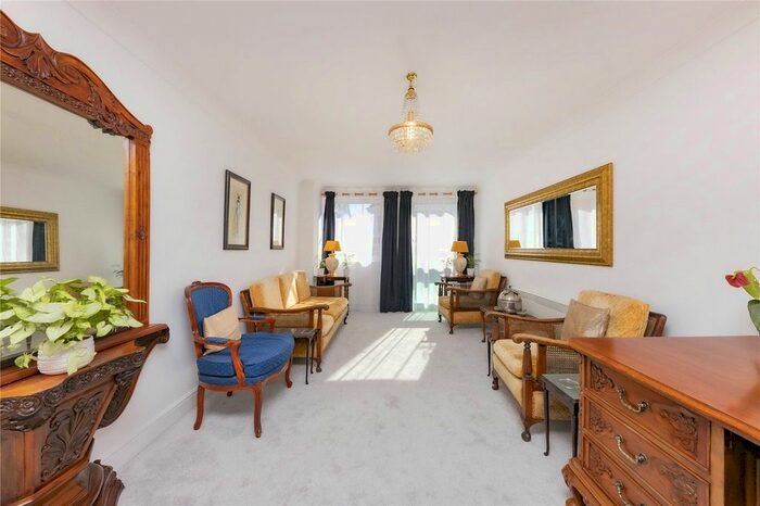 2 Bedroom Flat To Rent In Regency Street, London, SW1P