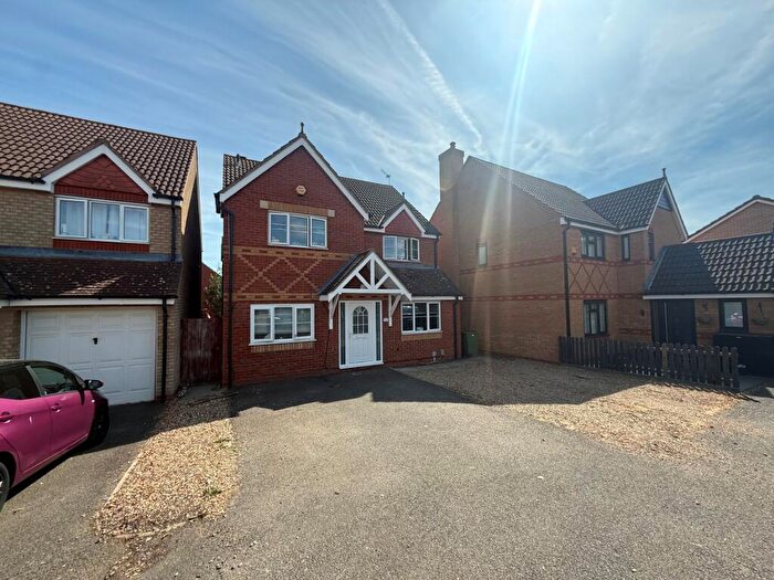 4 Bedroom Detached House For Sale In Park Farm Way, Peterborough, PE2