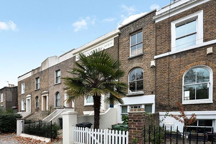 2 Bedroom Property To Rent In Larkhall Lane, London, SW4