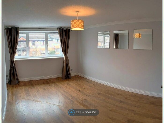 3 Bedroom Flat To Rent In Sandaig Road, Glasgow, G33