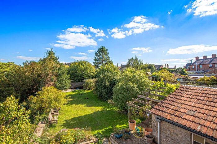 6 Bedroom Terraced House For Sale In Gloucester Road, Malmesbury, SN16