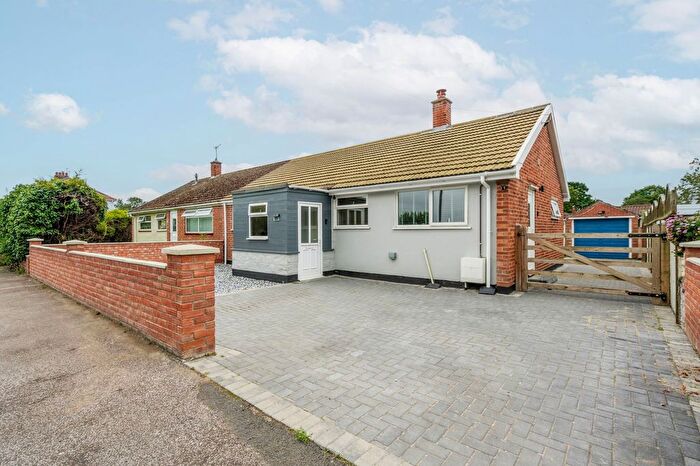 3 Bedroom Semi Detached Bungalow For Sale In Somerleyton Road, Oulton, NR32