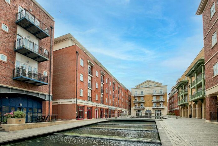 2 Bedroom Flat To Rent In Waterside, Shirley, Solihull, West Midlands, B90