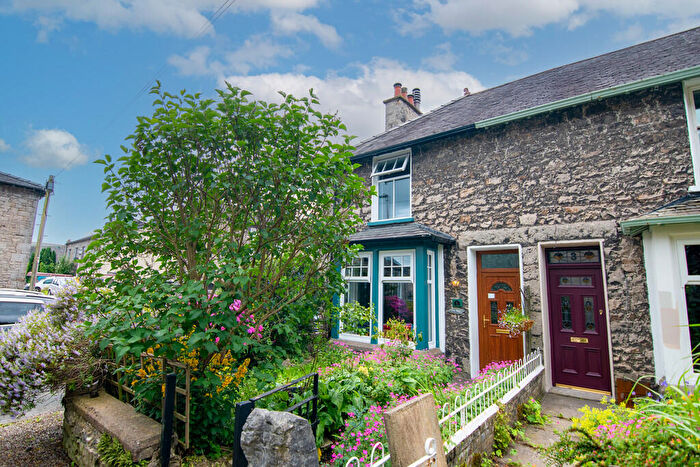 2 Bedroom End Of Terrace House For Sale In Garden Street, Kendal, LA9