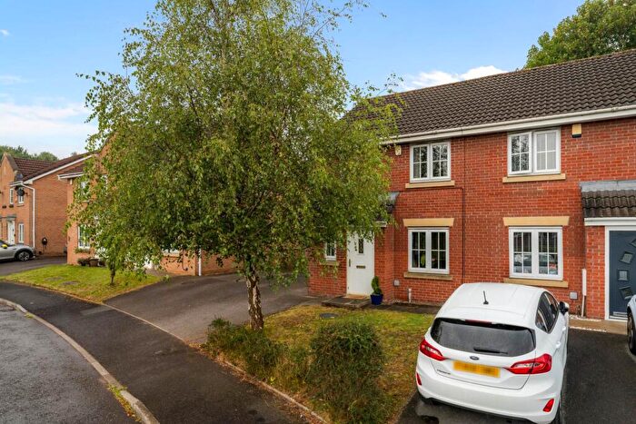 3 Bedroom Semi-Detached House To Rent In Ashurst Grove, Radcliffe, M26