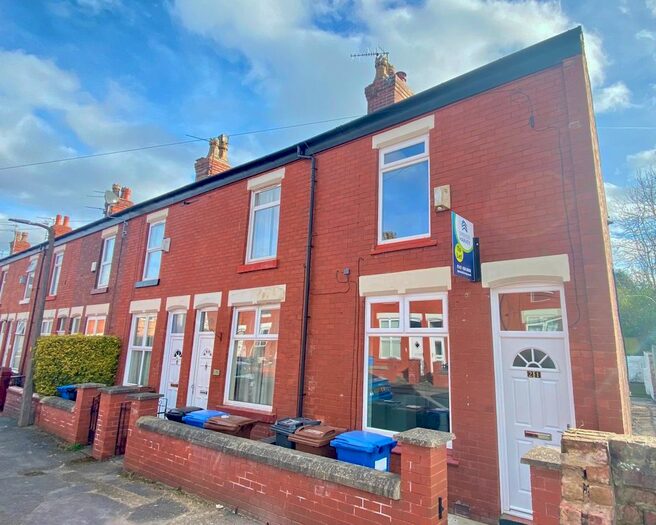 2 Bedroom End Of Terrace House To Rent In Lorne Grove, Stockport, SK3