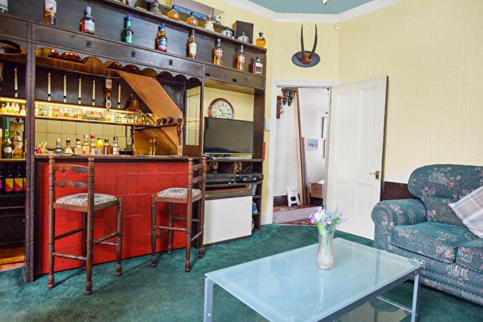 3 Bedroom Terraced House For Sale In Northampton Road, Wellingborough, Northamptonshire, NN8